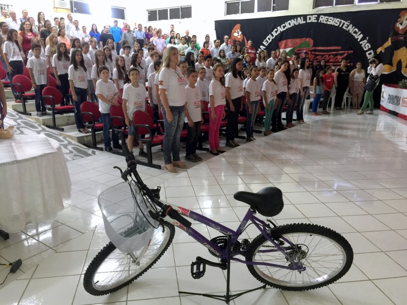 Formatura do Proerd é realizada turma de 52 alunos em Vargeão