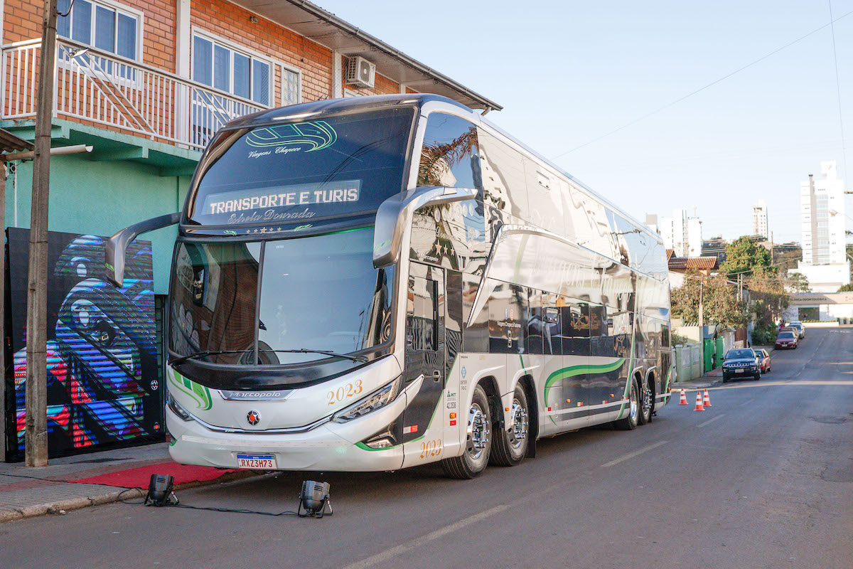 No mês em que completa 42 anos, Viagens Chapecó apresenta novo ônibus leito  total Geração 8 da Marcopolo - Oeste Mais